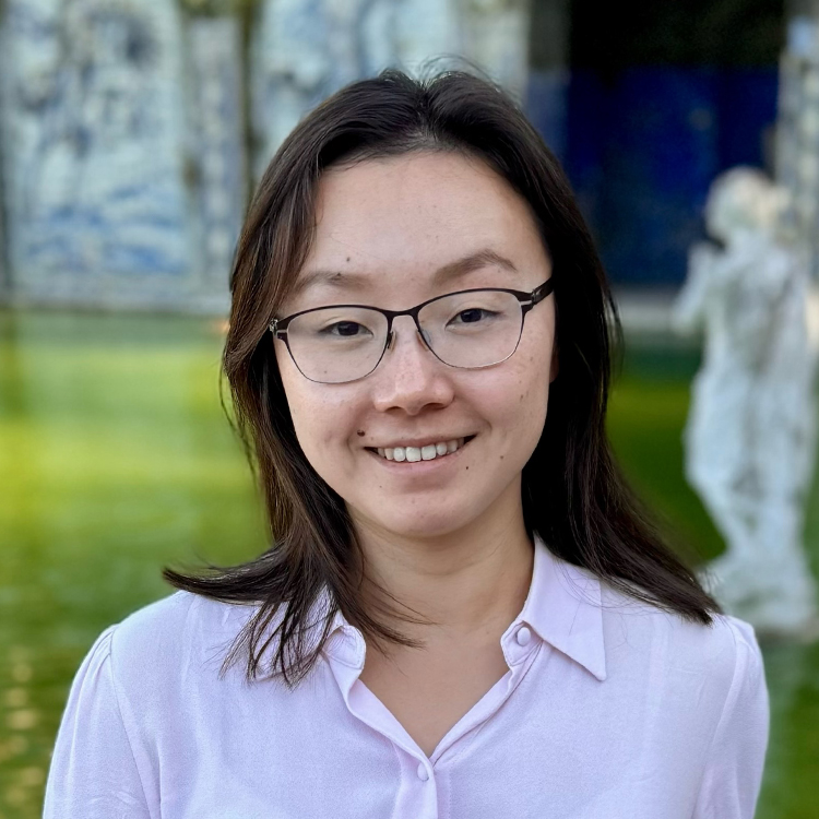 Sarah H.Q. Li headshot