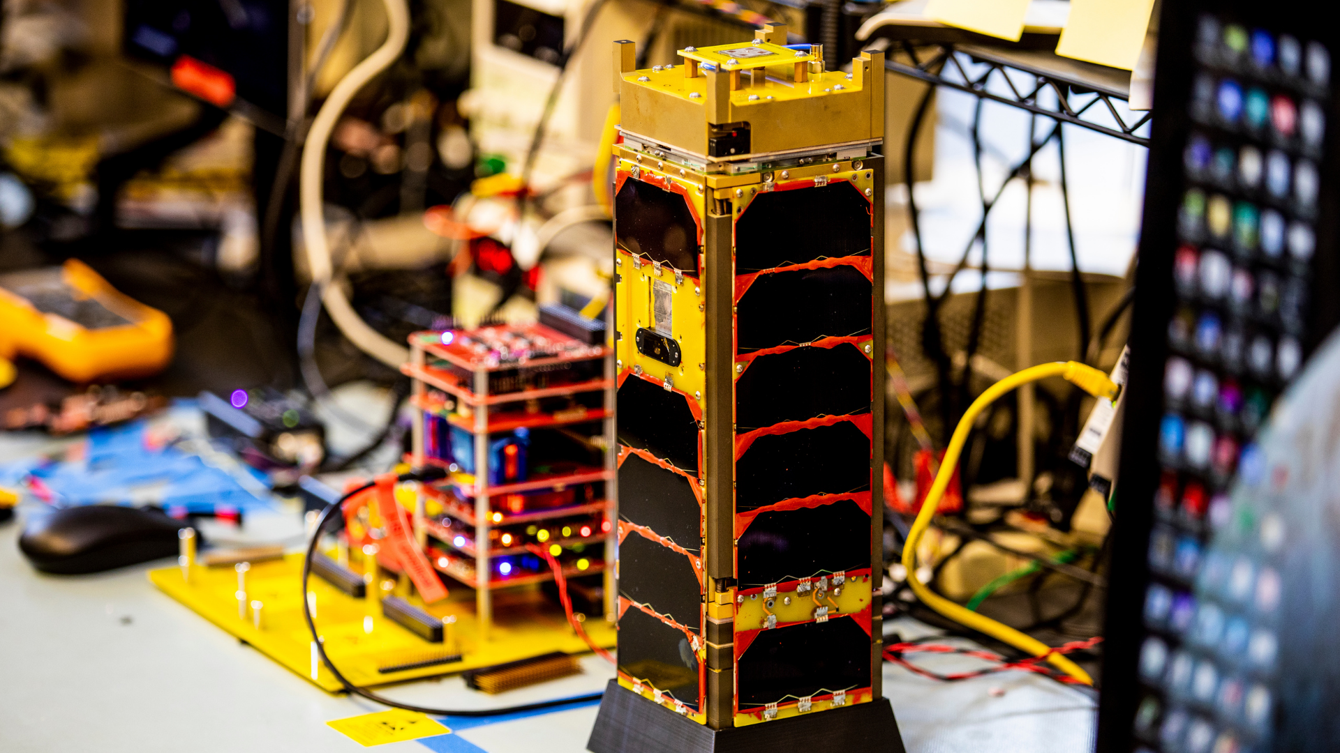 Satellite device in the Husky Satellite Lab